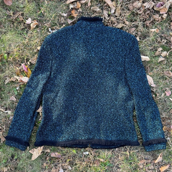 St. John bouclé tweed knit blazer in speckled blue & black w fringe trim Sz 12 - Picture 3 of 15